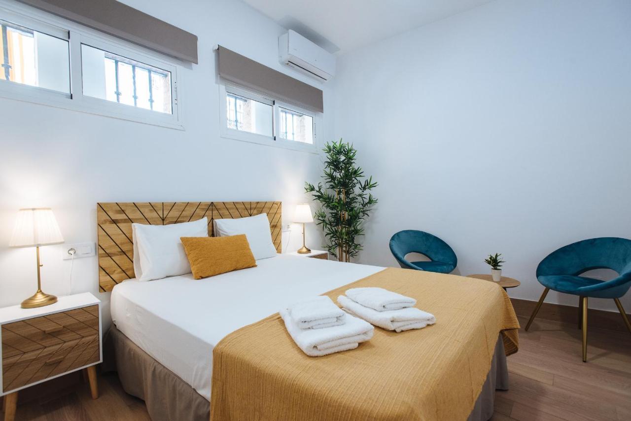 Hostly Rbh0 Modern Apartment Sevilla Bagian luar foto