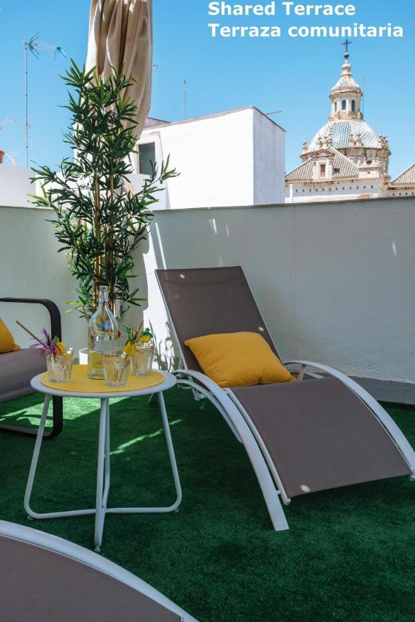 Hostly Rbh0 Modern Apartment Sevilla Bagian luar foto