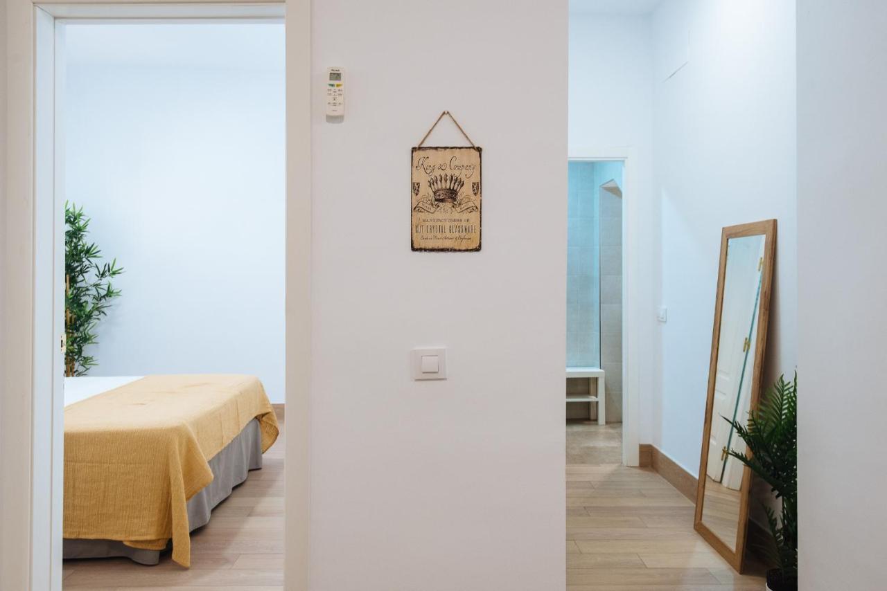 Hostly Rbh0 Modern Apartment Sevilla Bagian luar foto