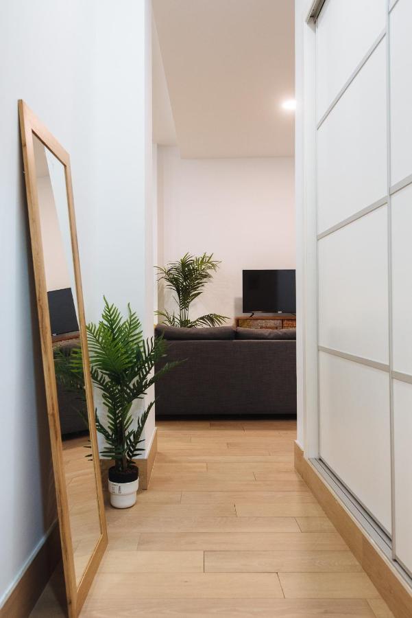 Hostly Rbh0 Modern Apartment Sevilla Bagian luar foto
