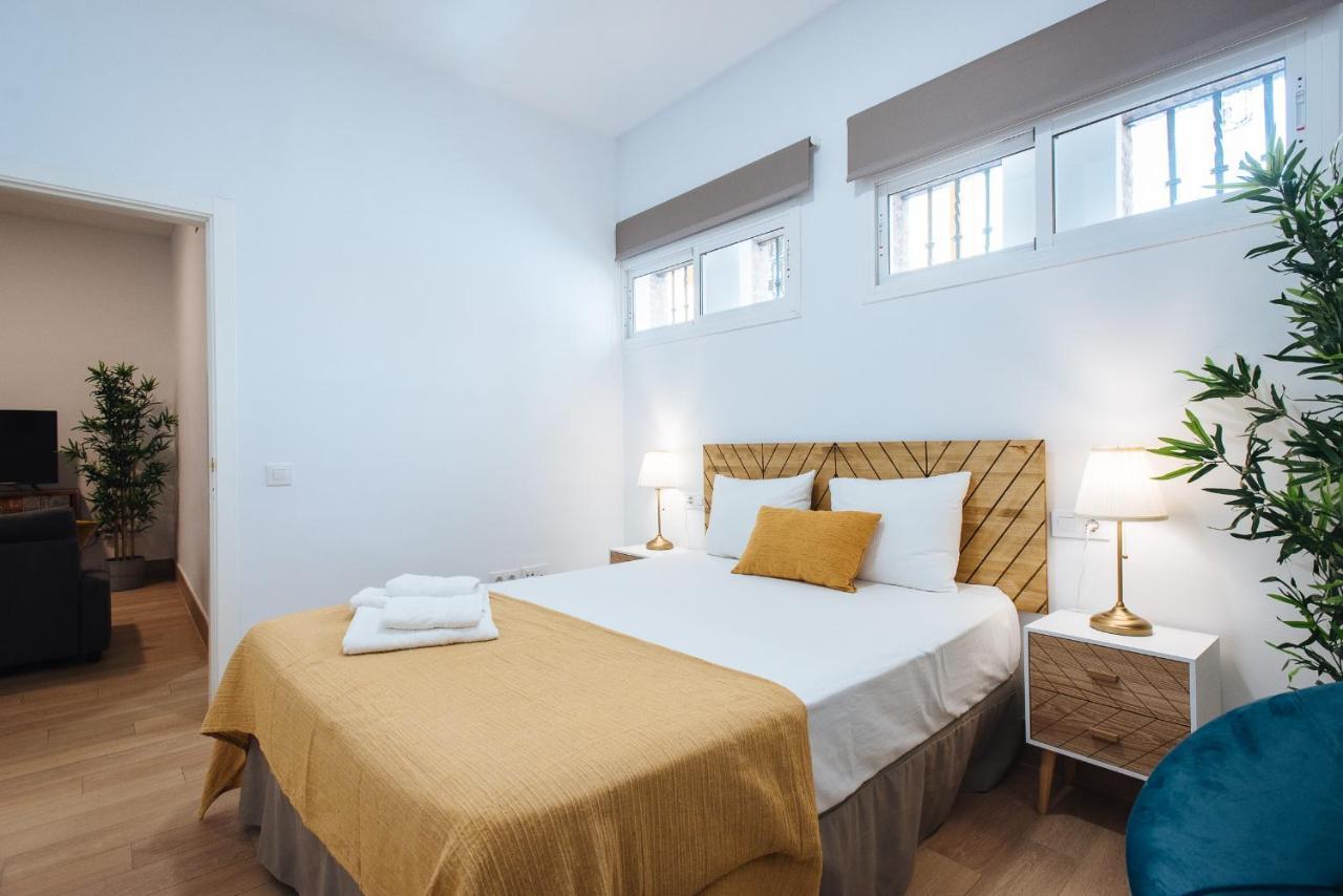 Hostly Rbh0 Modern Apartment Sevilla Bagian luar foto